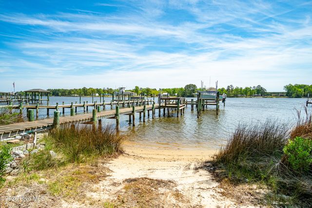 106 Bimini Court, Havelock, NC 28532