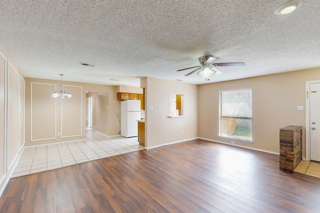 1013-1015 Vera Court, Irving, TX 75060
