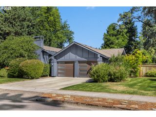 3425 Regent Ave, Eugene, OR 97401