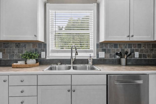 834 Shamrock Lane, East Bay Twp, MI 49696