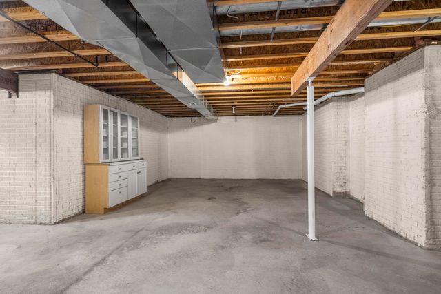 834 Shamrock Lane, East Bay Twp, MI 49696