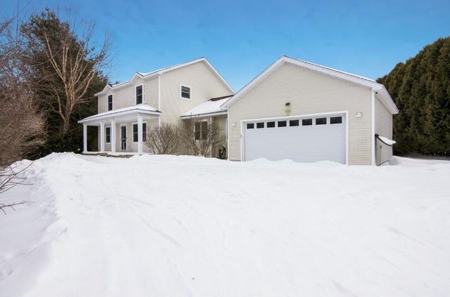 834 Shamrock Lane, East Bay Twp, MI 49696