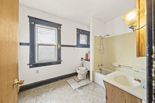 1225 E Livingston Avenue, Columbus, OH 43205