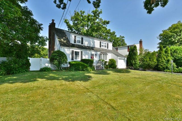 344 New York Avenue, Massapequa Park, NY 11762