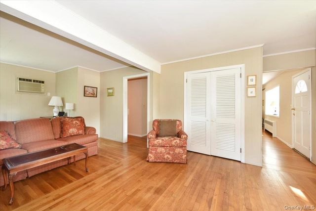 344 New York Avenue, Massapequa Park, NY 11762