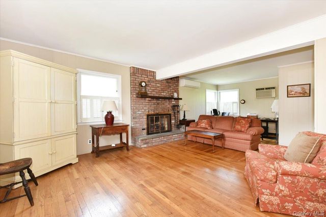 344 New York Avenue, Massapequa Park, NY 11762