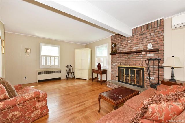 344 New York Avenue, Massapequa Park, NY 11762