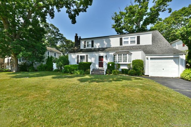 344 New York Avenue, Massapequa Park, NY 11762