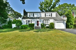 344 New York Avenue, Massapequa Park, NY 11762