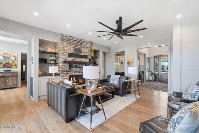 7 Peninsula Drive, Hilton Head Island, SC 29926