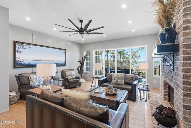 7 Peninsula Drive, Hilton Head Island, SC 29926