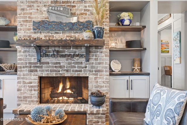 7 Peninsula Drive, Hilton Head Island, SC 29926