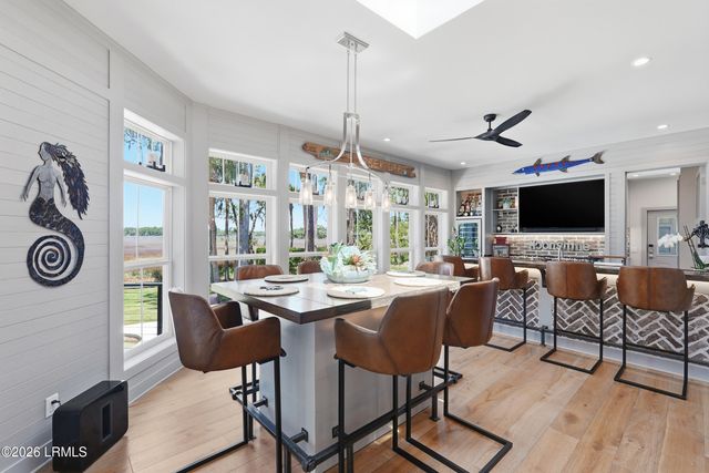 7 Peninsula Drive, Hilton Head Island, SC 29926