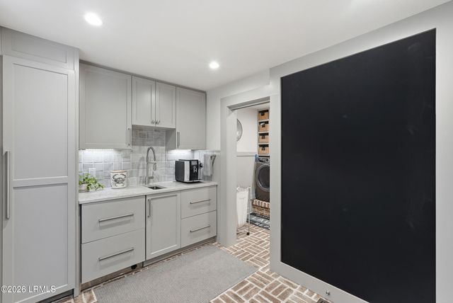 7 Peninsula Drive, Hilton Head Island, SC 29926
