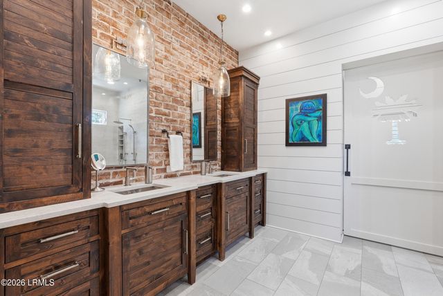 7 Peninsula Drive, Hilton Head Island, SC 29926