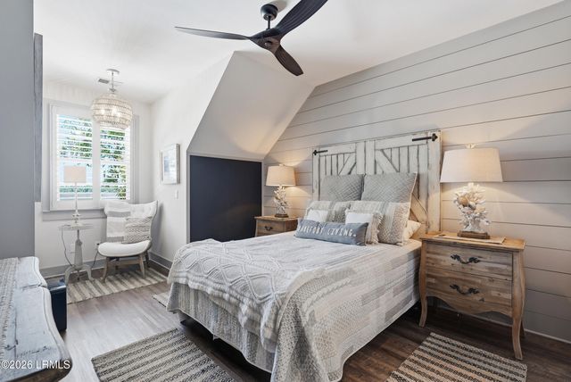 7 Peninsula Drive, Hilton Head Island, SC 29926