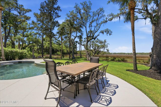 7 Peninsula Drive, Hilton Head Island, SC 29926
