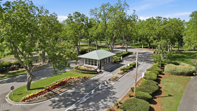 7 Peninsula Drive, Hilton Head Island, SC 29926