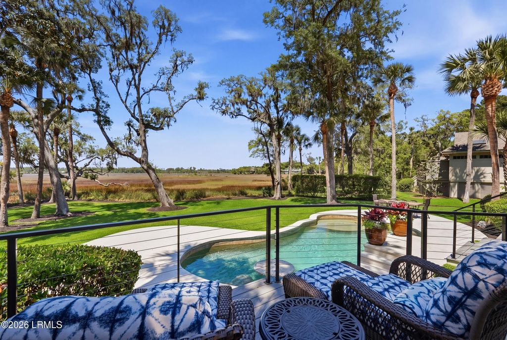 7 Peninsula Drive, Hilton Head Island, SC 29926