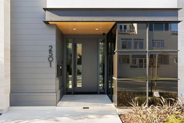 2501 Seaview Avenue, Corona Del Mar, CA 92625