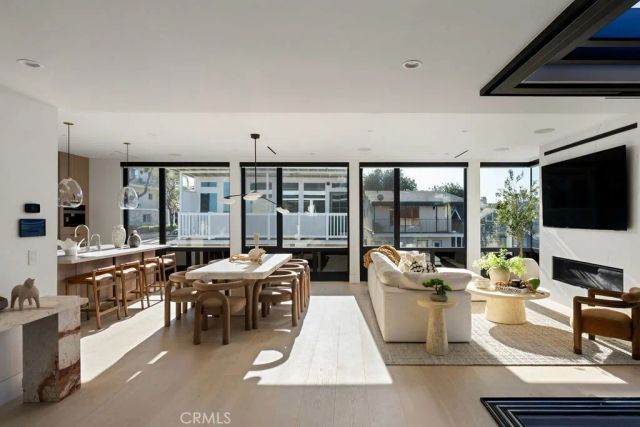 2501 Seaview Avenue, Corona Del Mar, CA 92625