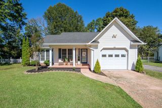 224 WILLOW DR, Adamsville, TN 38310