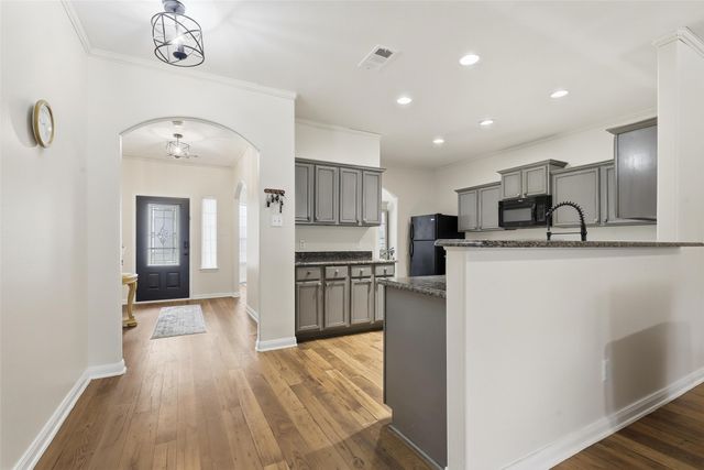 521 Bailer Drive, Crowley, TX 76036