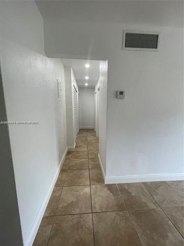 8607 SW 68th Ct 26, Pinecrest, FL 33156