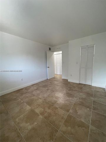 8607 SW 68th Ct 26, Pinecrest, FL 33156