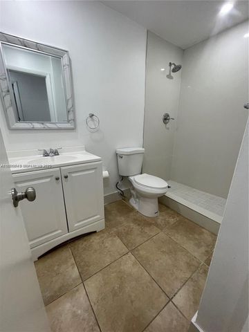 8607 SW 68th Ct 26, Pinecrest, FL 33156