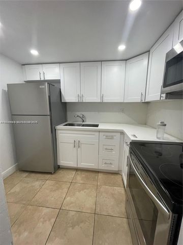 8607 SW 68th Ct 26, Pinecrest, FL 33156