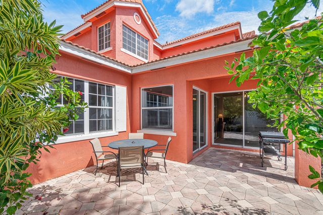 5548 Boynton Gardens Drive, Boynton Beach, FL 33437