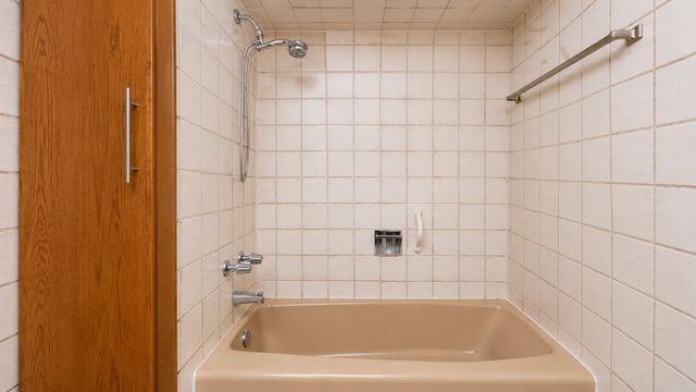 9348 S Michigan Avenue, Chicago, IL 60619