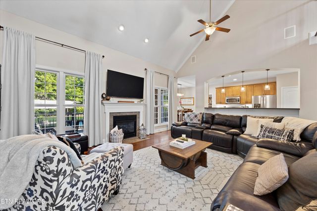 901 Crown Ridge Lane, Powell, TN 37849