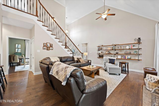 901 Crown Ridge Lane, Powell, TN 37849