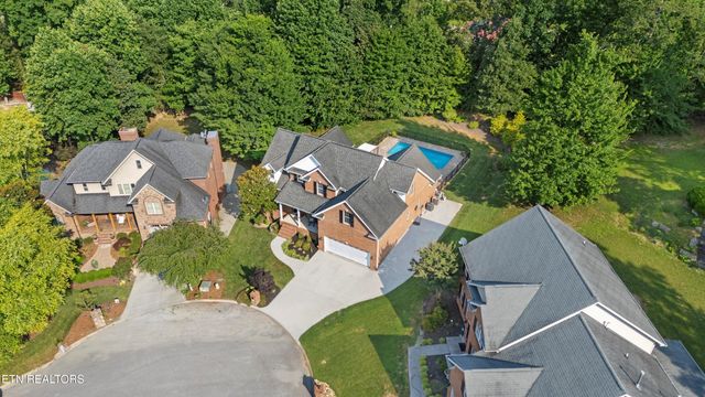 901 Crown Ridge Lane, Powell, TN 37849