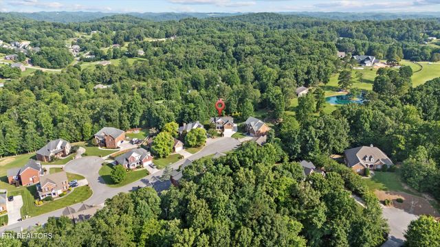 901 Crown Ridge Lane, Powell, TN 37849
