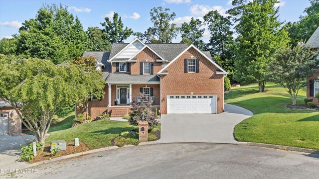 901 Crown Ridge Lane, Powell, TN 37849