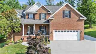 901 Crown Ridge Lane, Powell, TN 37849