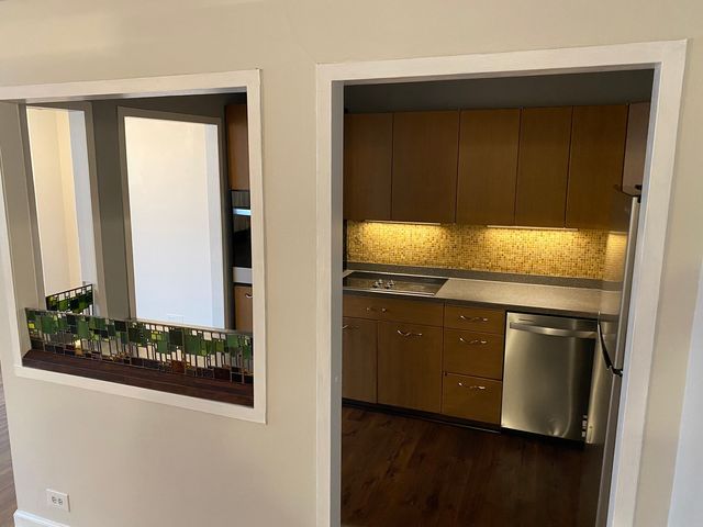 3550 N Lake Shore Drive 924, Chicago, IL 60657