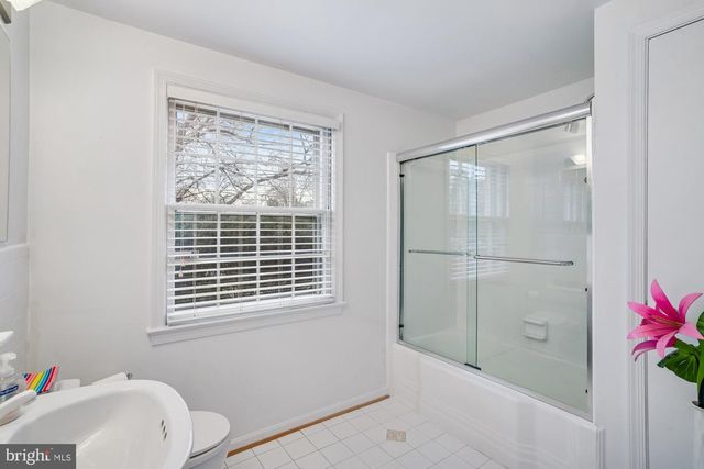 11509 FARMLAND DR, North Bethesda, MD 20852