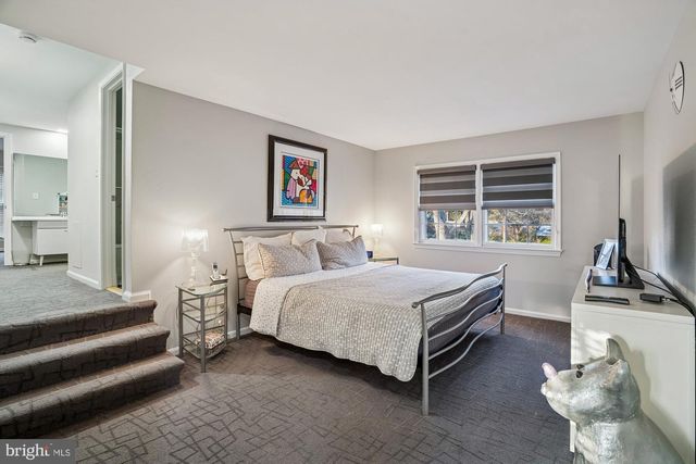 11509 FARMLAND DR, North Bethesda, MD 20852