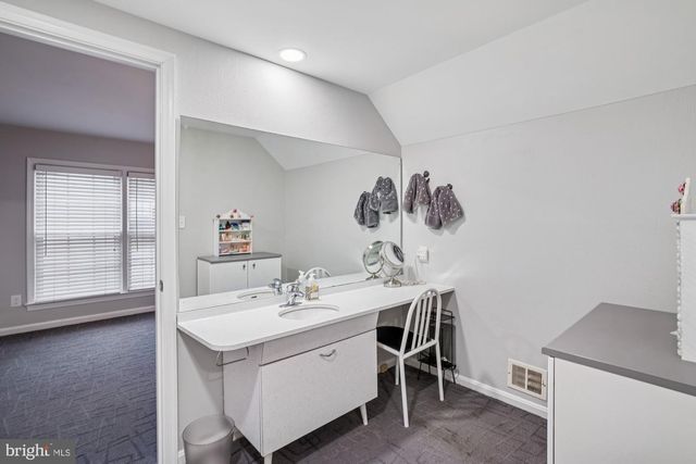 11509 FARMLAND DR, North Bethesda, MD 20852