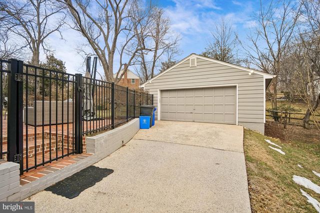 11509 FARMLAND DR, North Bethesda, MD 20852