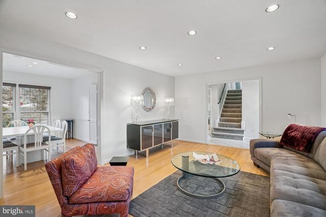 11509 FARMLAND DR, North Bethesda, MD 20852