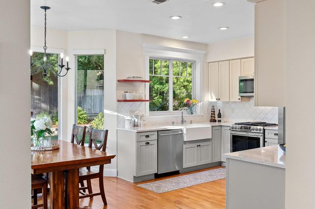 2957 Prado Ln, Davis, CA 95618