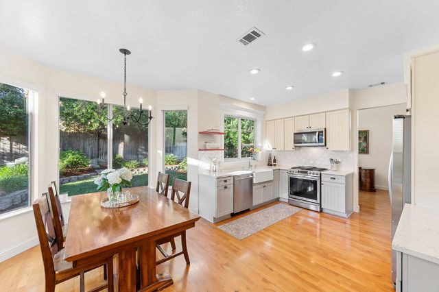 2957 Prado Ln, Davis, CA 95618