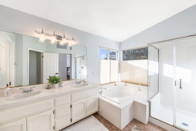 2957 Prado Ln, Davis, CA 95618