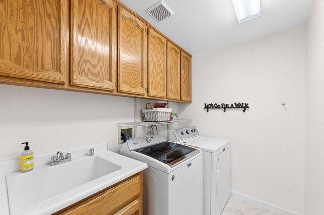 2957 Prado Ln, Davis, CA 95618