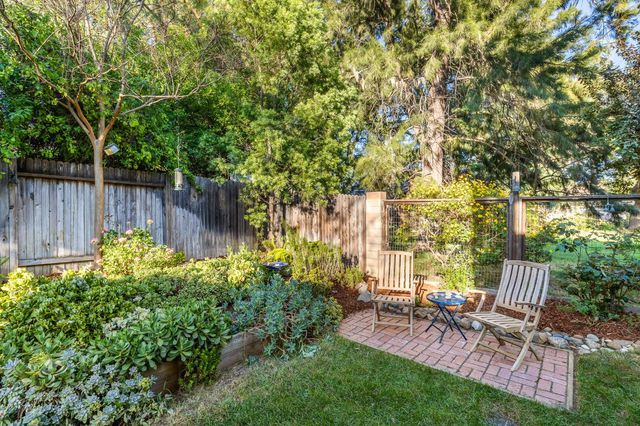 2957 Prado Ln, Davis, CA 95618